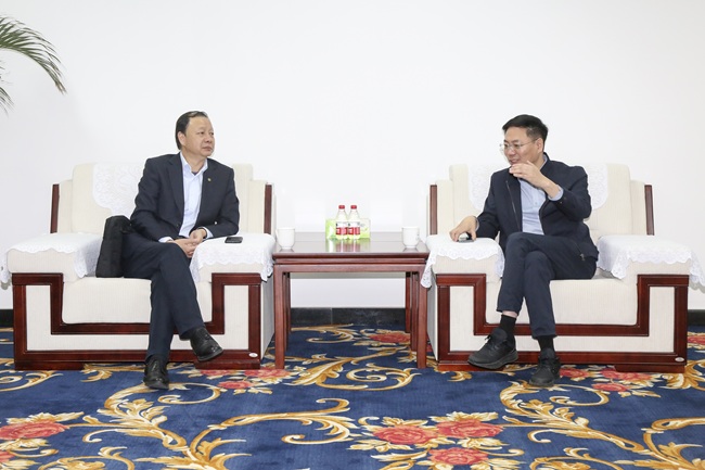 中國銀行洛陽分行行長(zhǎng)楊東陽一行到萬基控股集團(tuán)調(diào)研